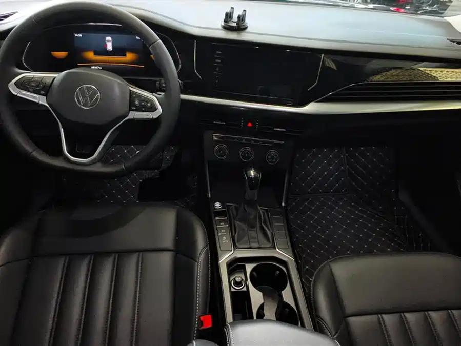 Volkswagen Passat, 2022