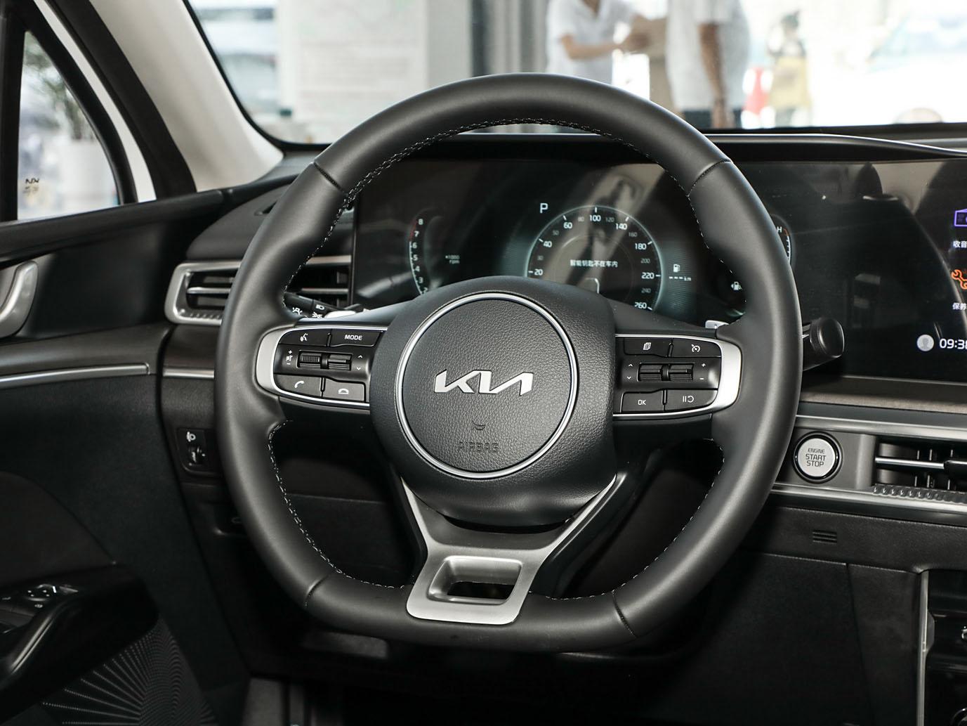 Kia K5, 2025