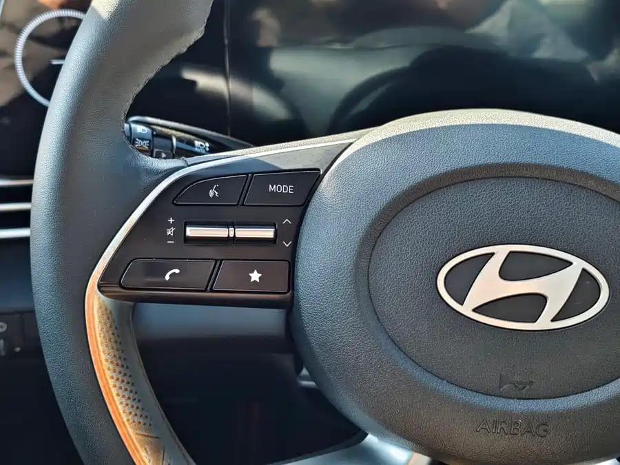 Hyundai Elantra, 2023