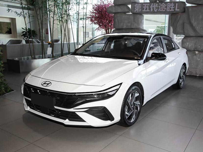 Купить Hyundai Elantra 2026 года с пробегом бу