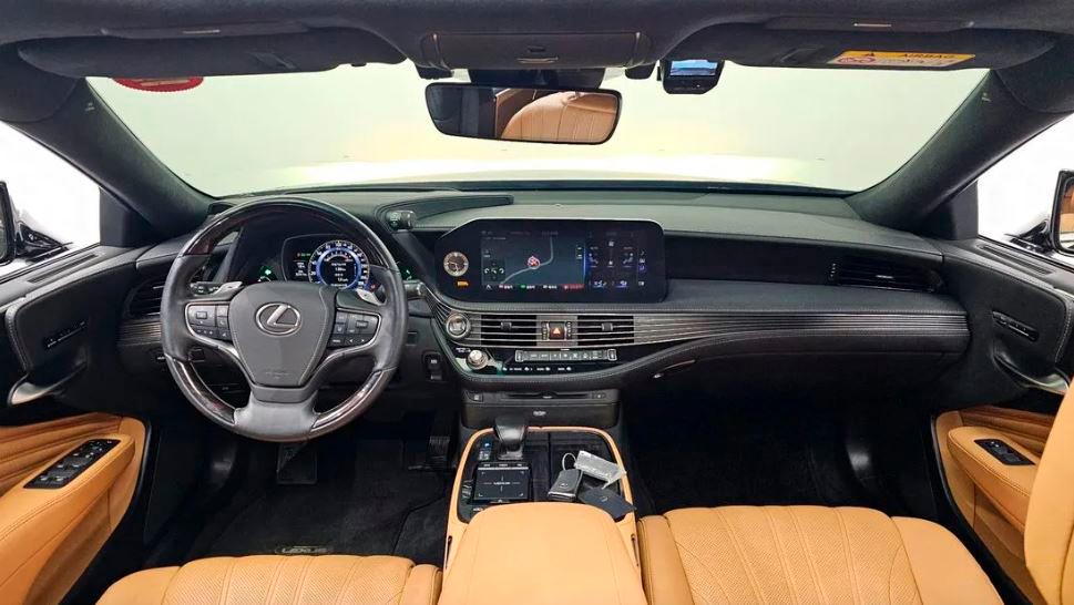 Lexus LS500, 2021