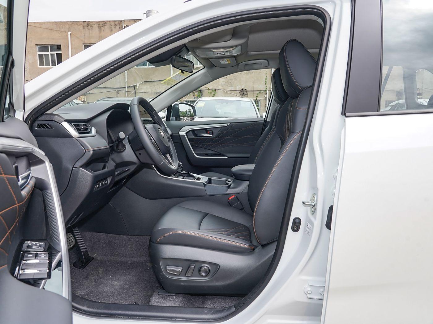 Toyota RAV4, 2025