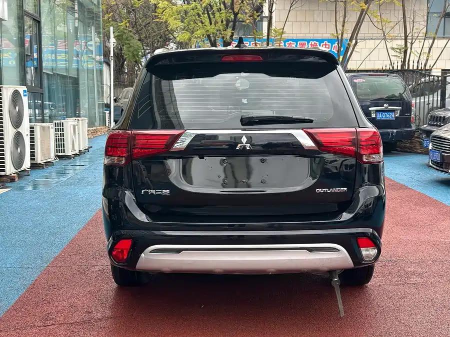 Mitsubishi Outlander, 2021