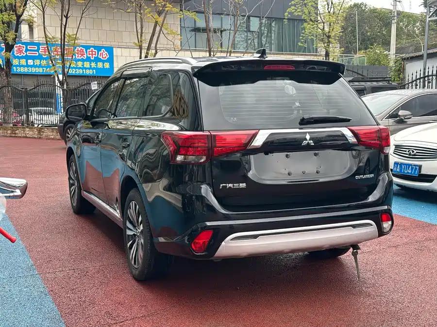 Mitsubishi Outlander, 2021