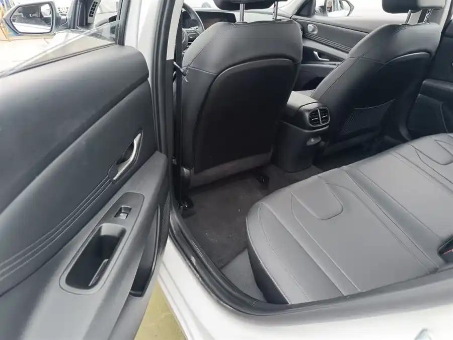 Hyundai Elantra, 2022