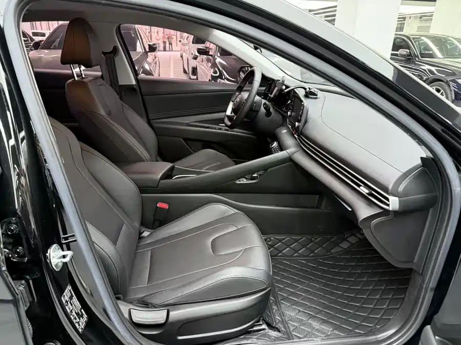 Hyundai Elantra, 2023