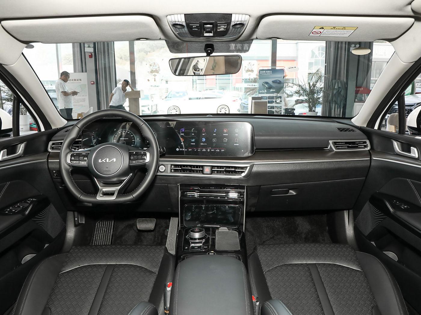 Kia K5, 2025