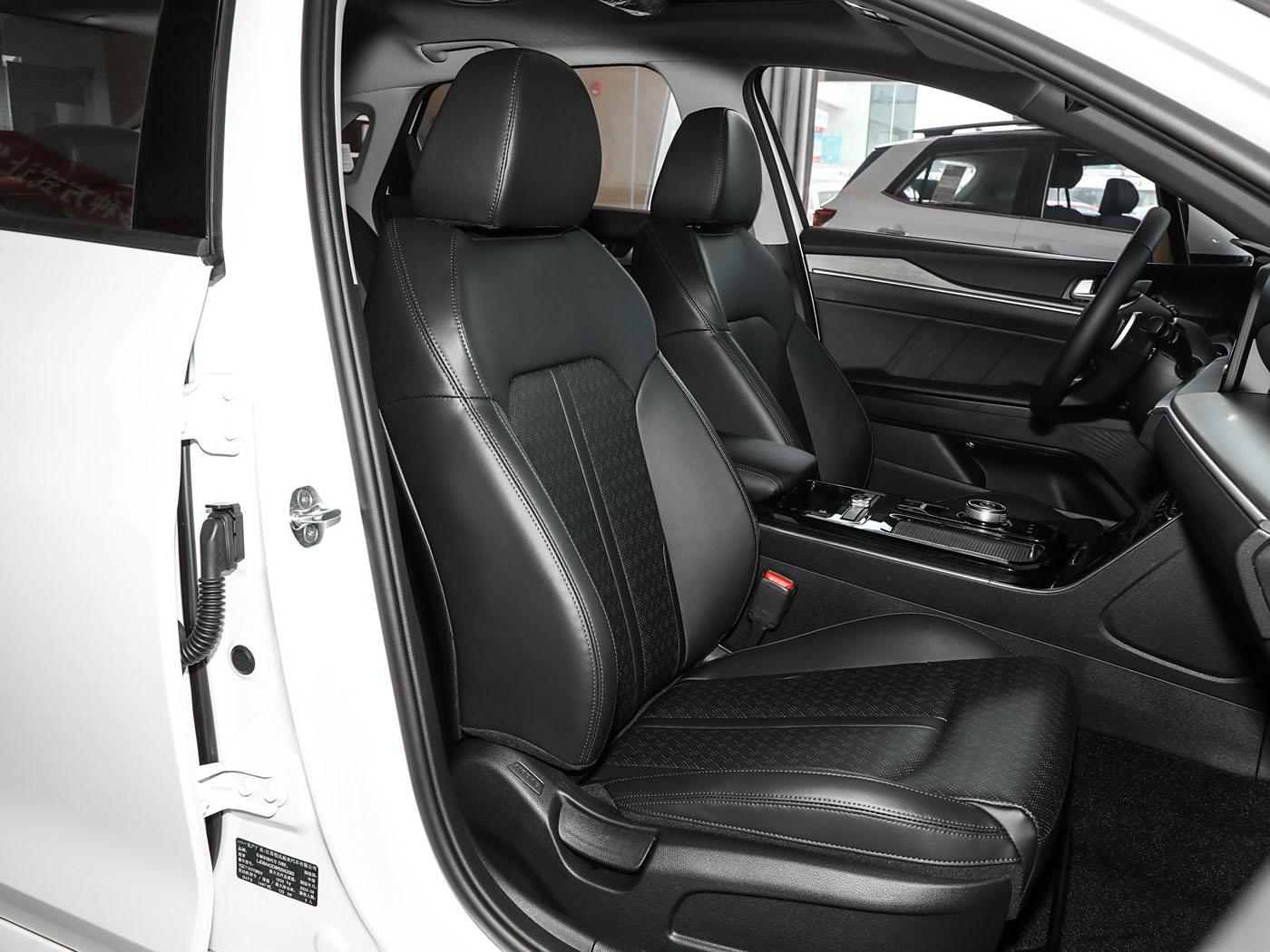 Kia K5, 2025
