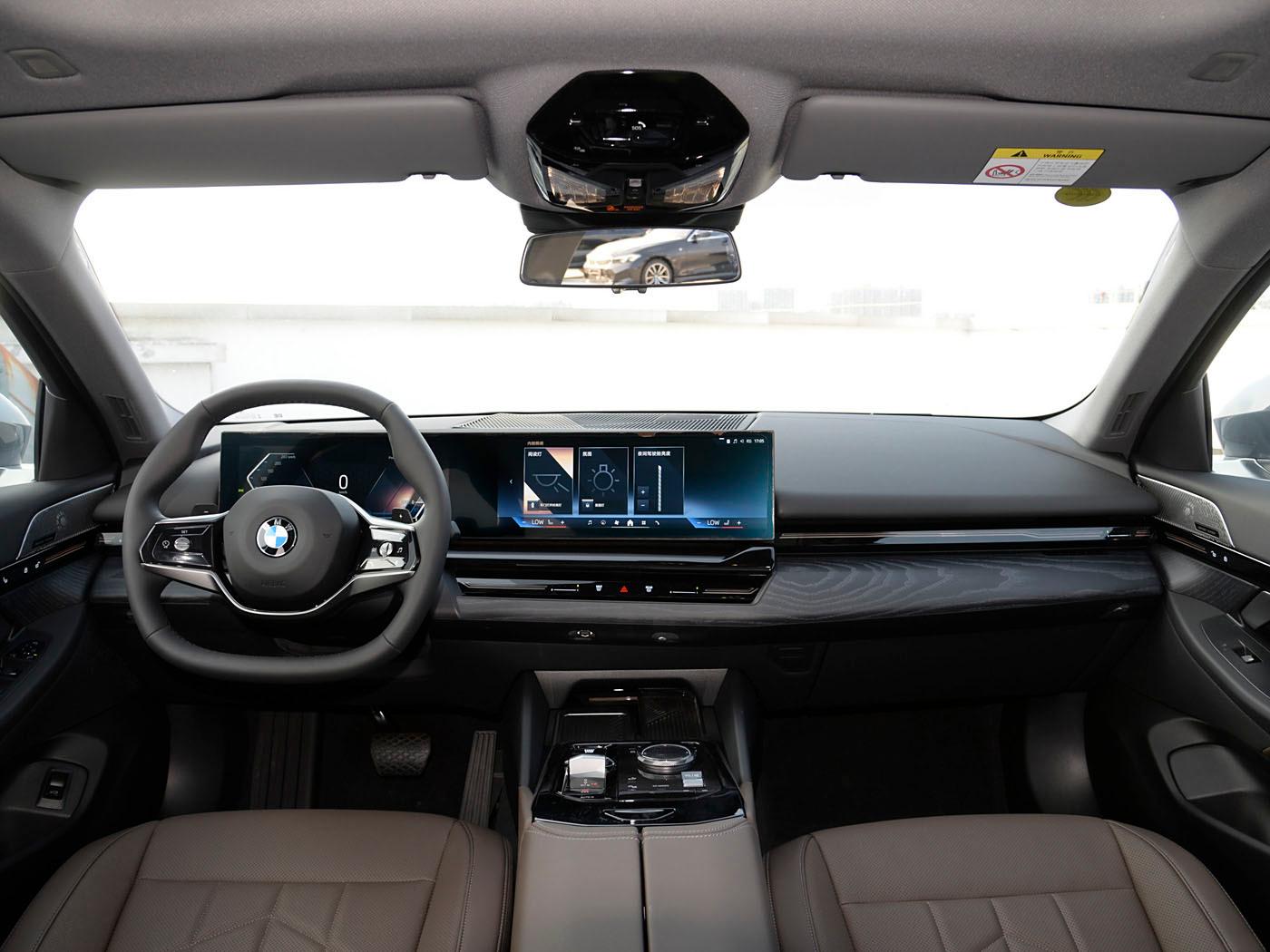 BMW 525Li, 2024