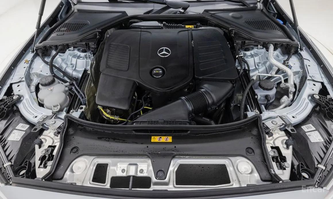 Mercedes-Benz E200, 2025