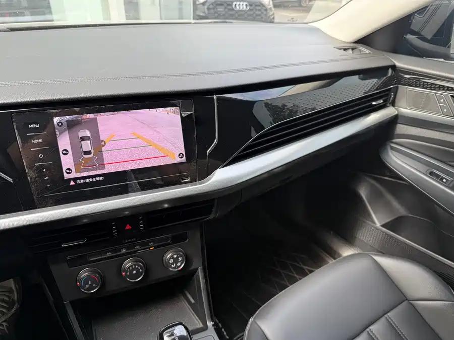 Volkswagen Passat, 2022