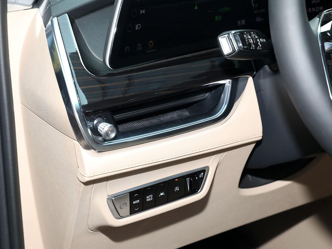Cadillac XT5, 2025