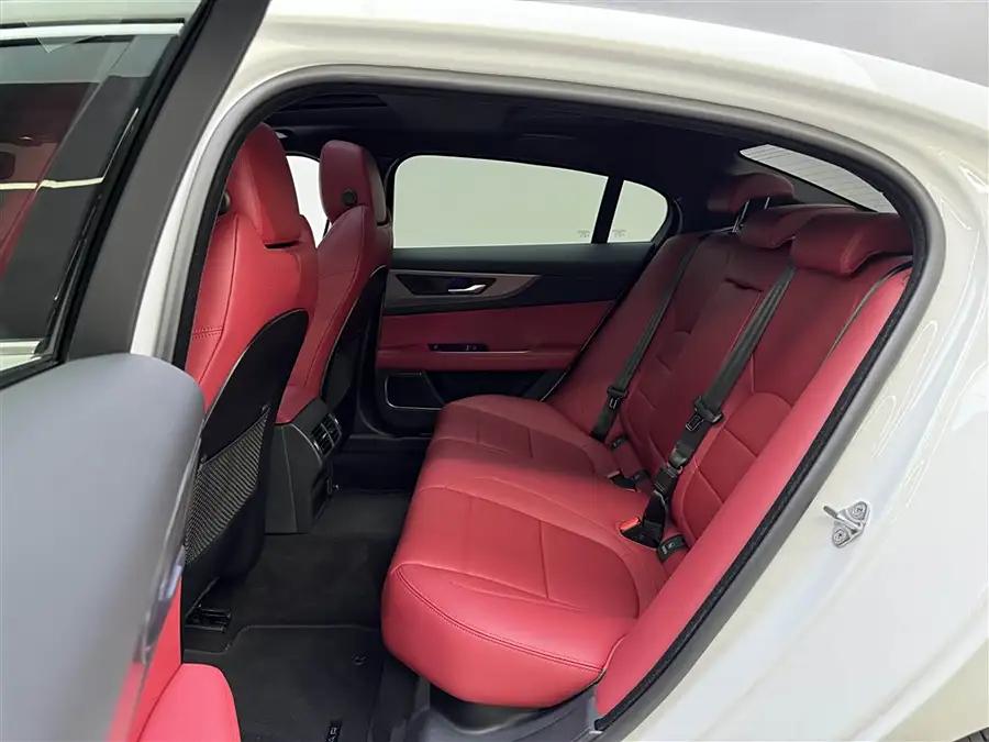 Jaguar XE L, 2021