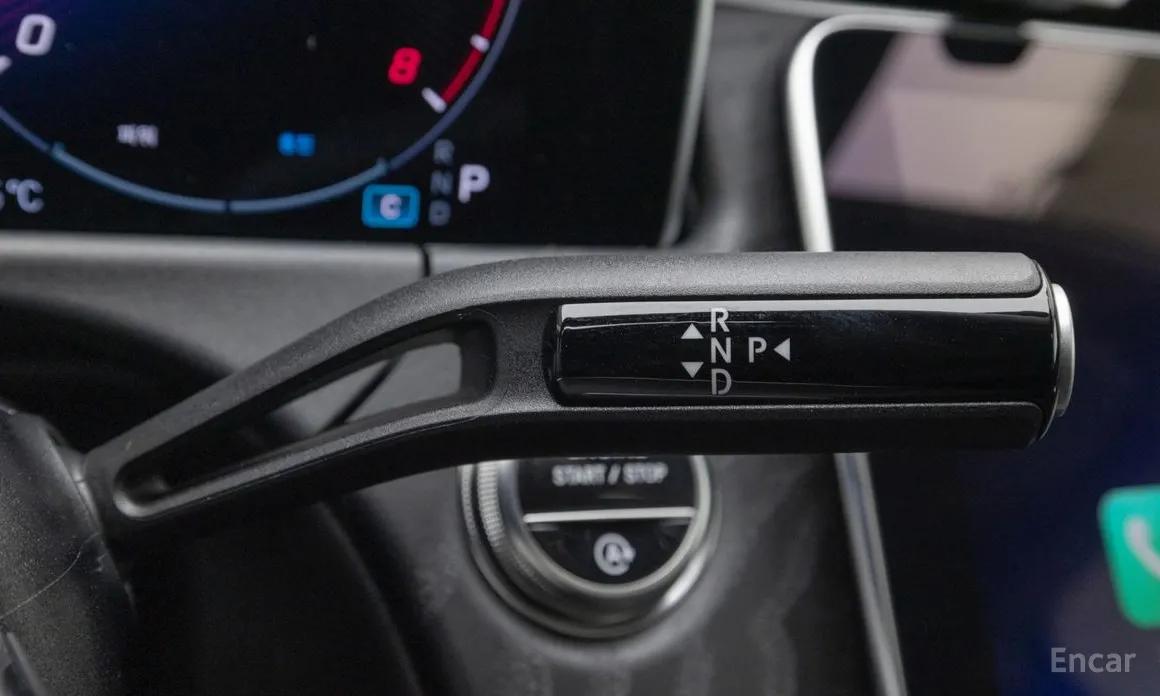 Mercedes-Benz E200, 2025