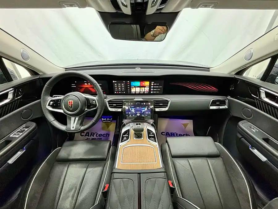 Hongqi E-HS9, 2023