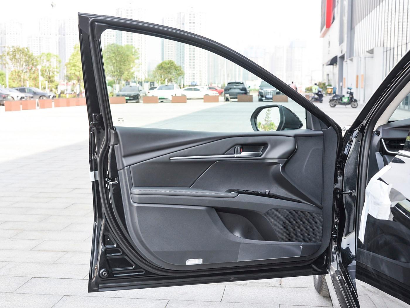 Toyota Camry, 2025