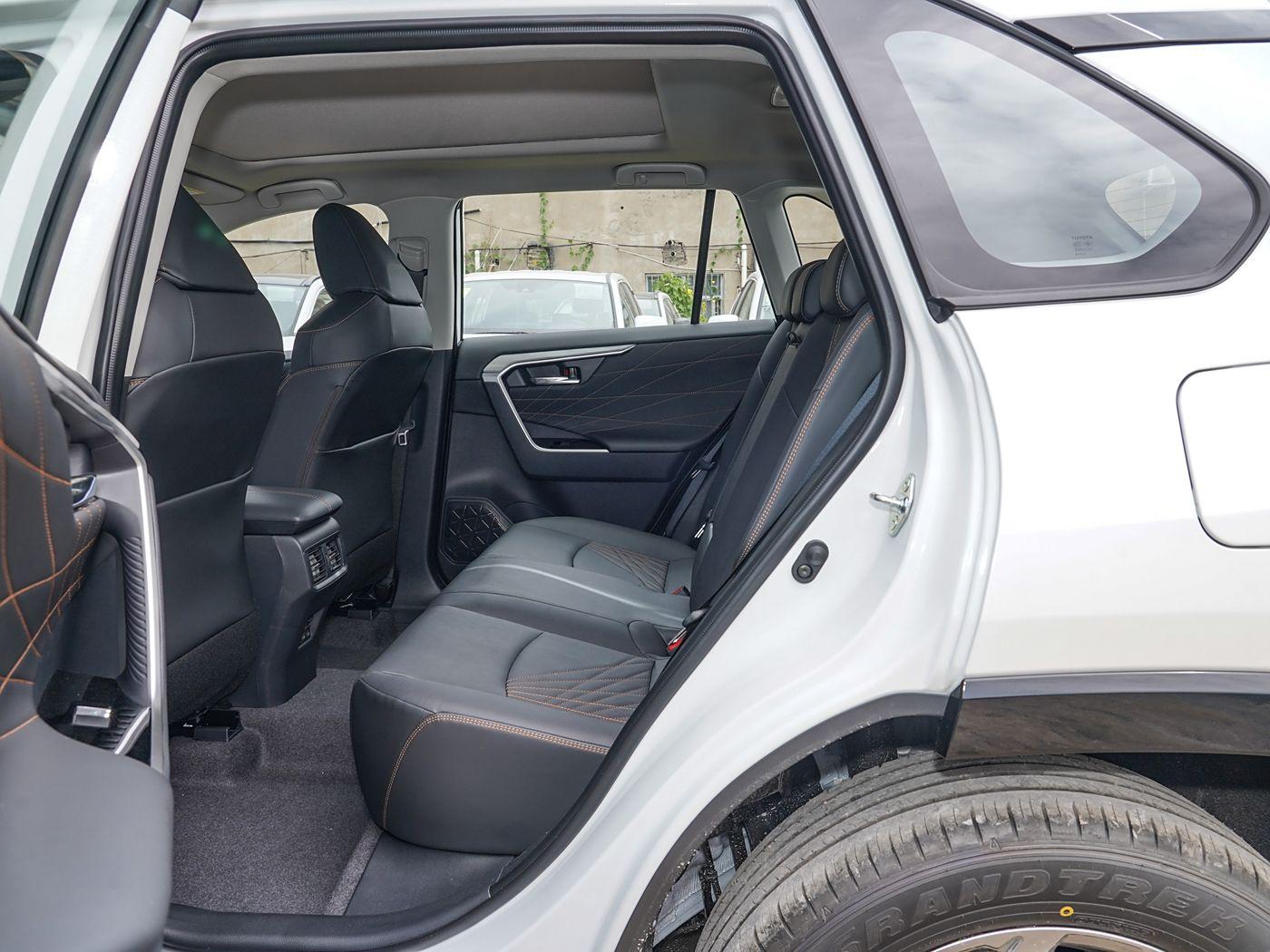 Toyota RAV4, 2025