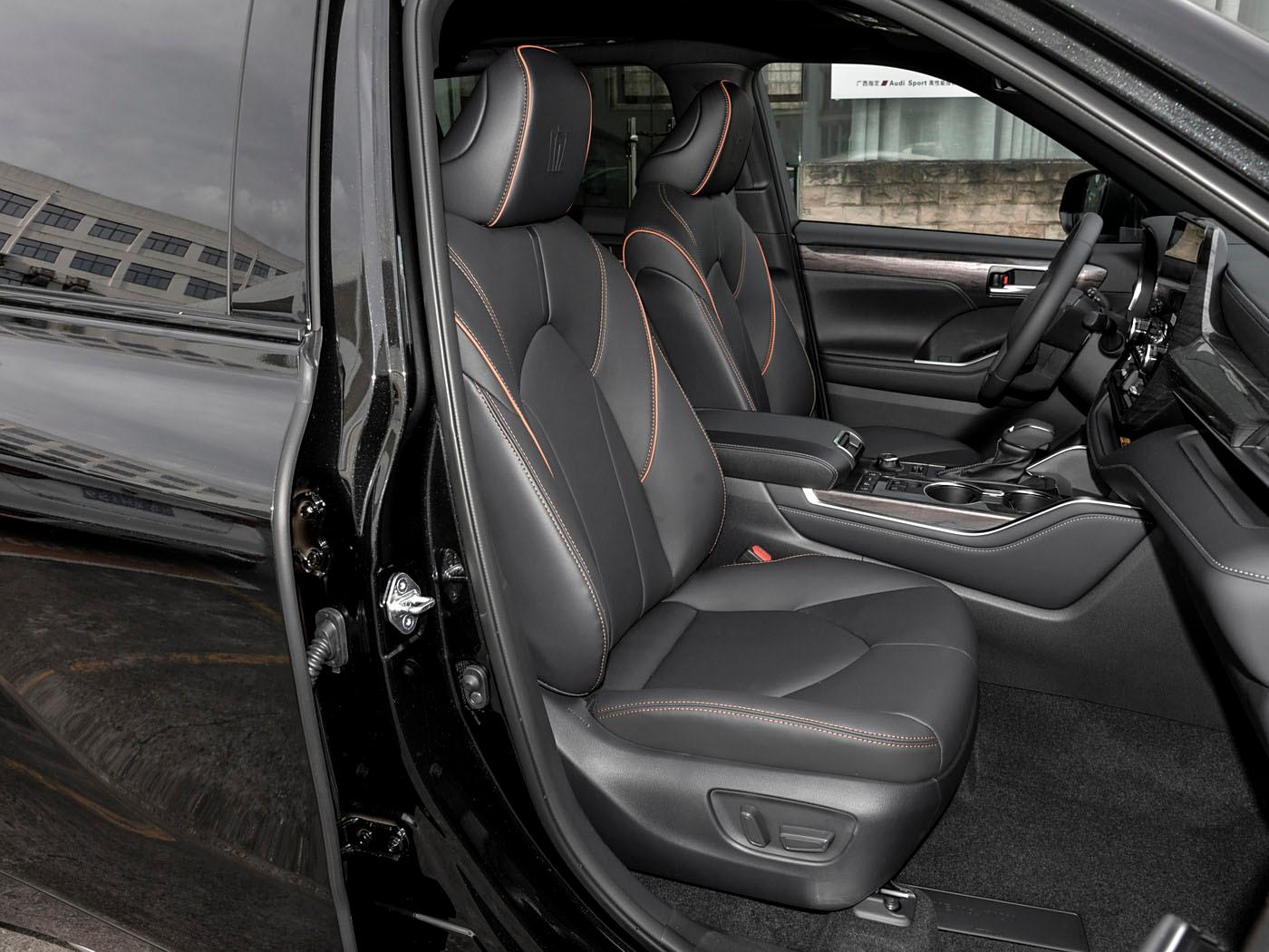 Toyota Crown Kluger, 2025