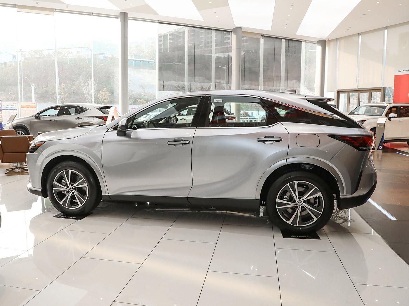Lexus RX300, 2025