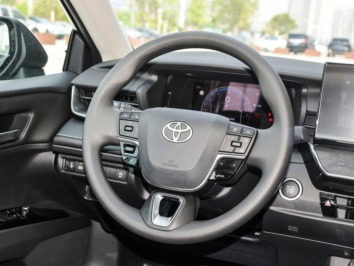 Toyota Camry, 2025