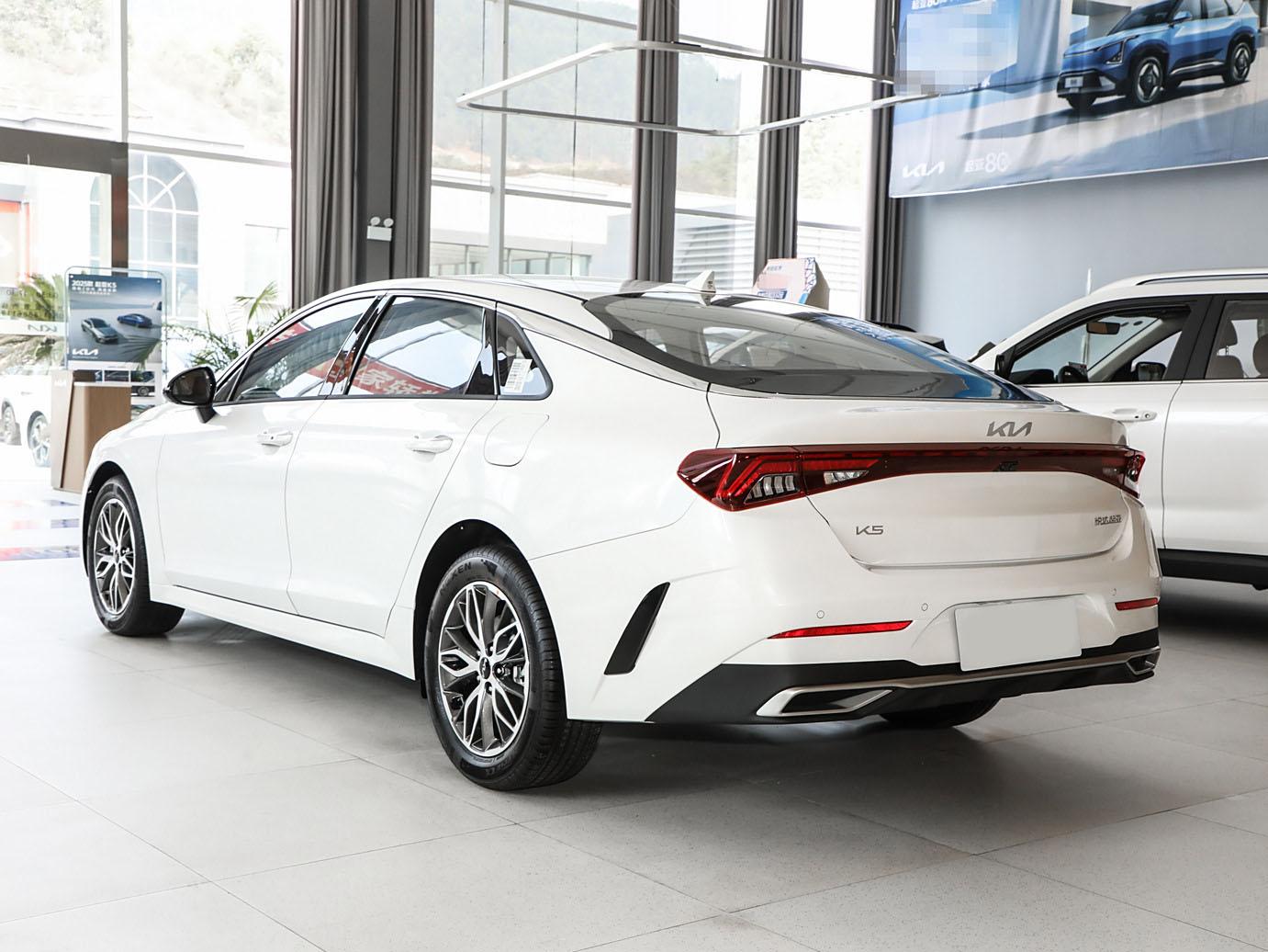 Kia K5, 2025