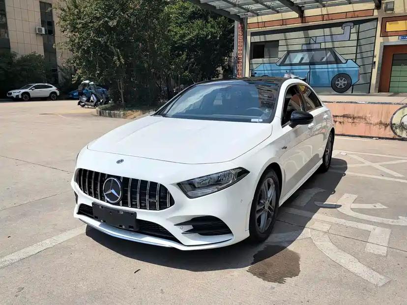 Купить Mercedes-Benz A180L 2021 года с пробегом бу