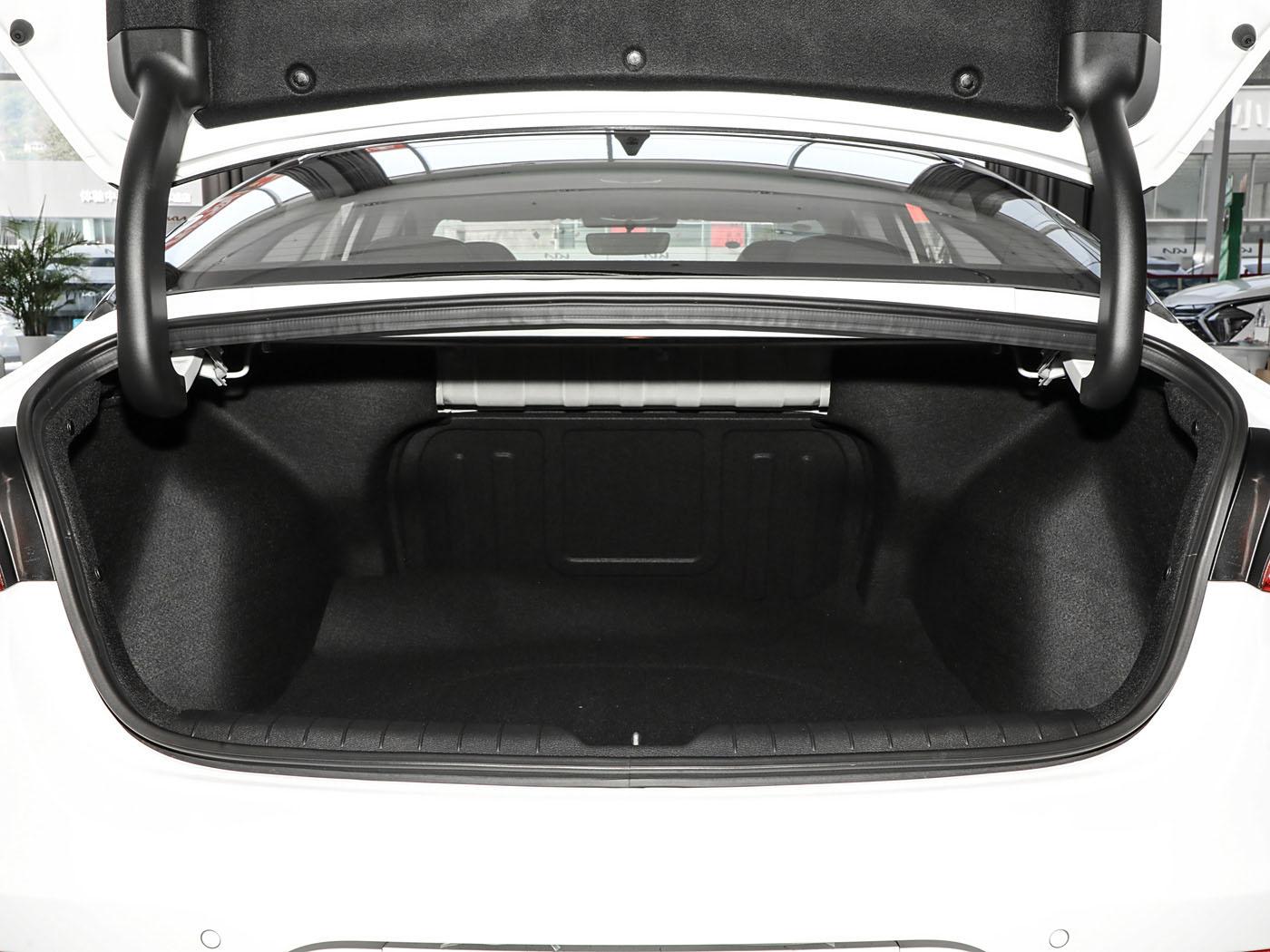Kia K5, 2025