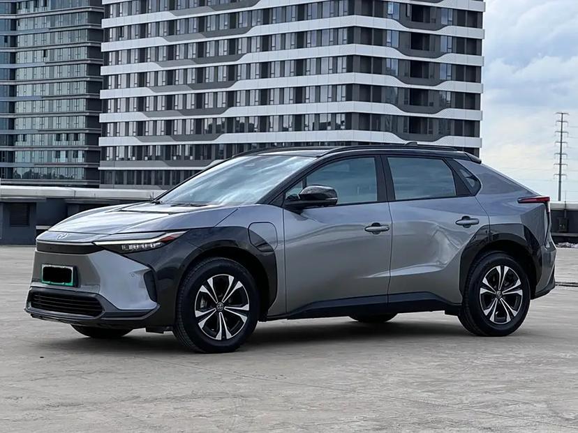 Купить Toyota bZ4X 2022 года с пробегом новый
