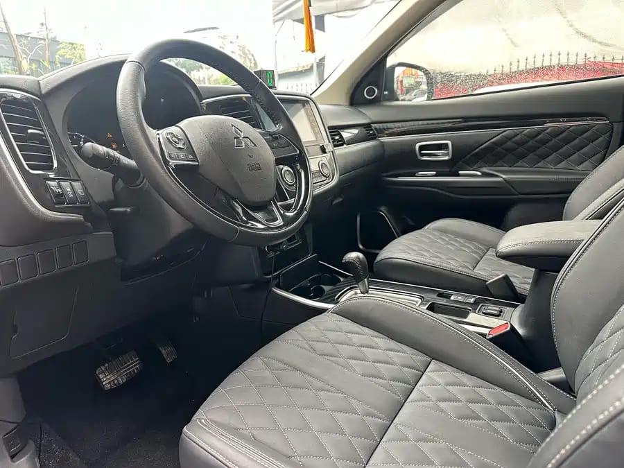 Mitsubishi Outlander, 2021