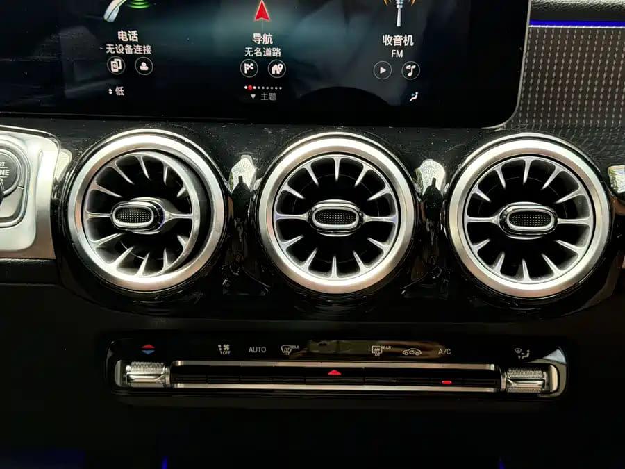 Mercedes-Benz GLB180, 2021