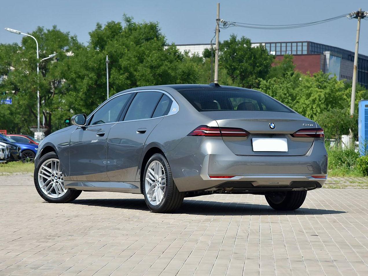 BMW 525Li, 2024