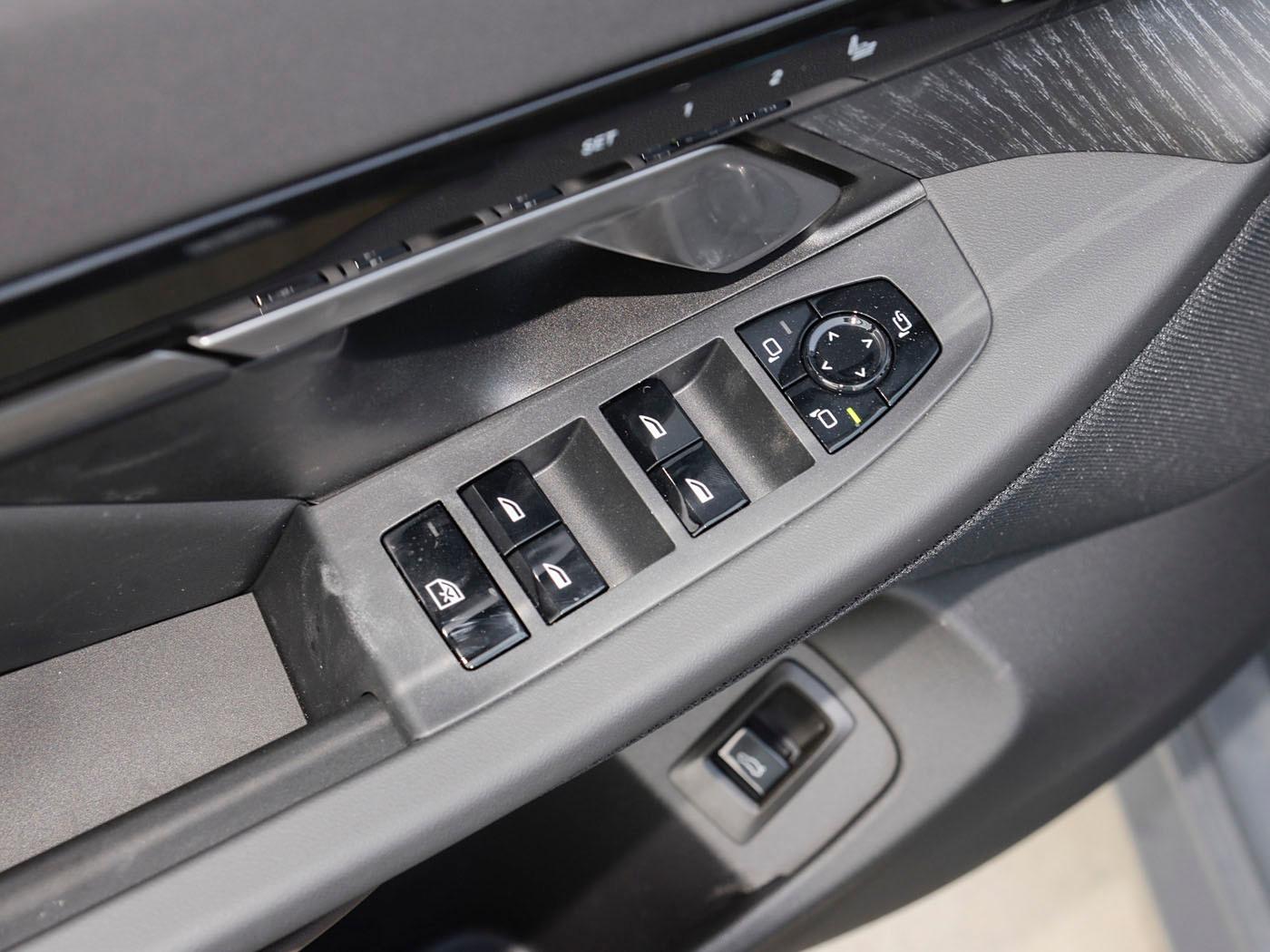 BMW 525Li, 2024