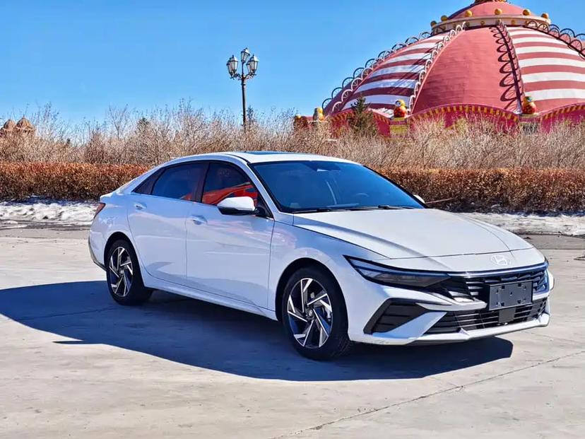 Купить Hyundai Elantra 2023 года с пробегом бу