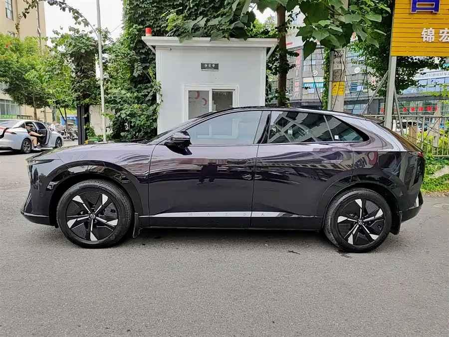 Mazda EZ-60, 2025