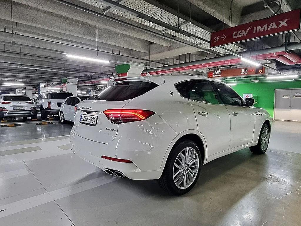Maserati Levante, 2022