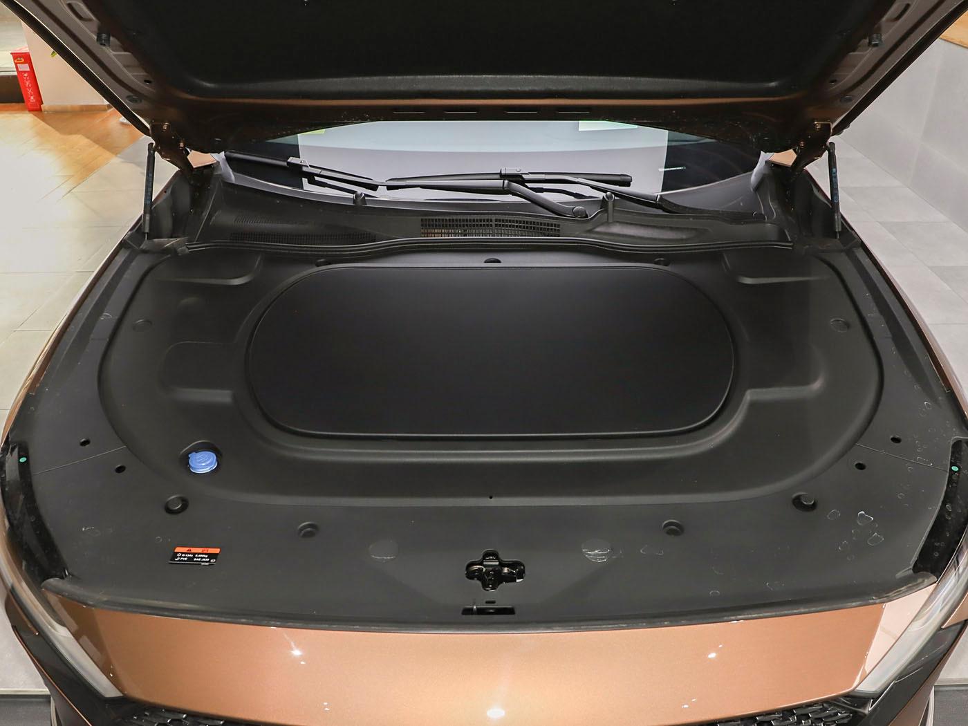 Mazda EZ-6, 2025