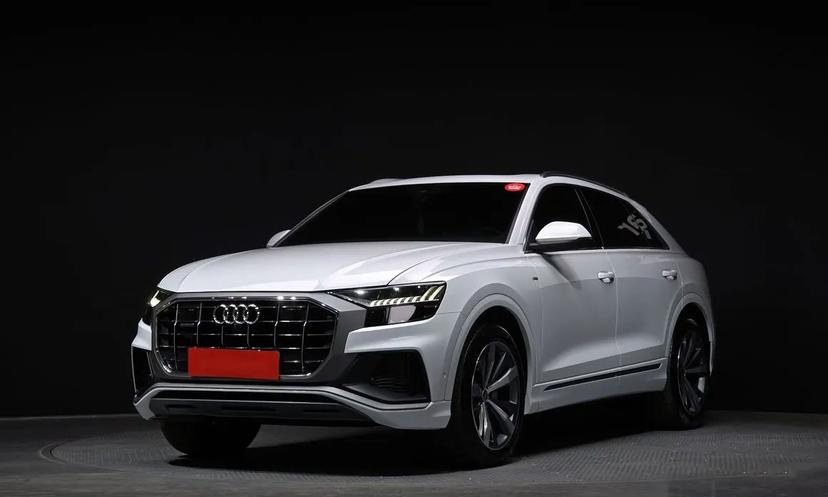 Купить Audi Q8 2021 года с пробегом новый