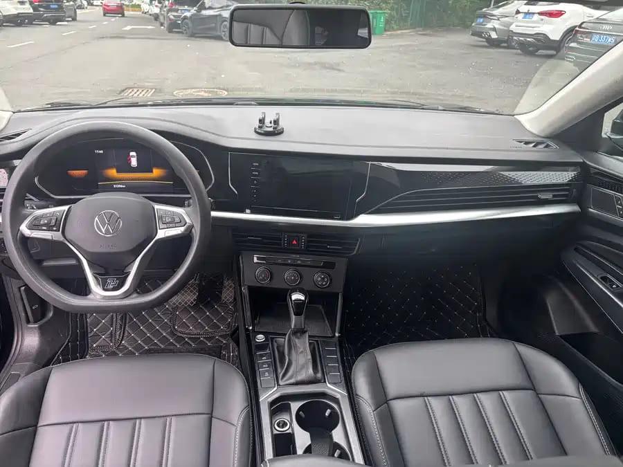 Volkswagen Passat, 2022