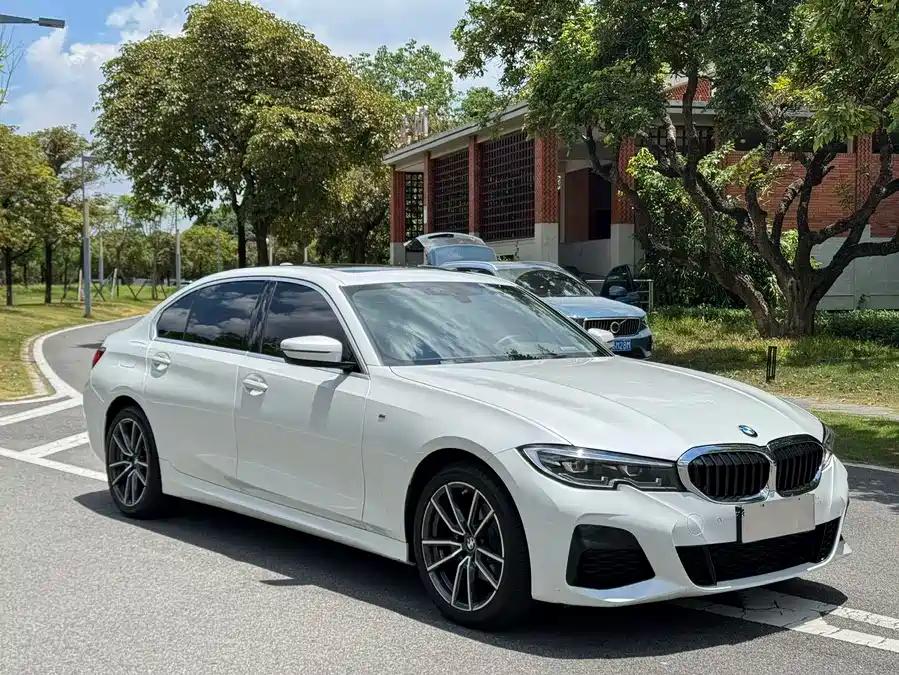 BMW 320Li, 2022