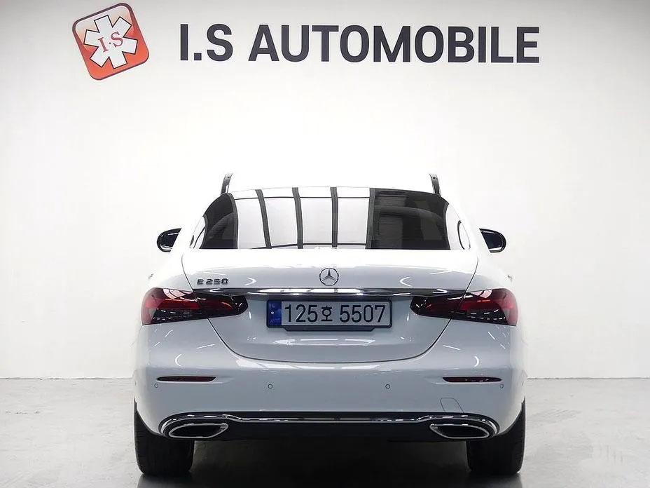 Mercedes-Benz E250, 2022