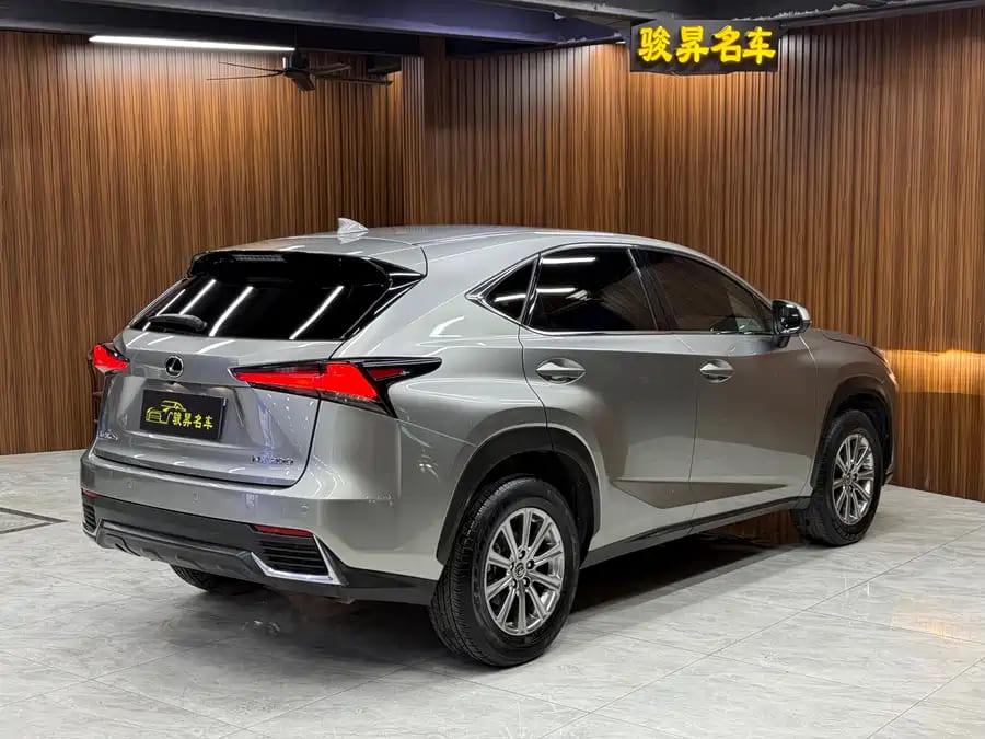 Lexus NX200, 2021