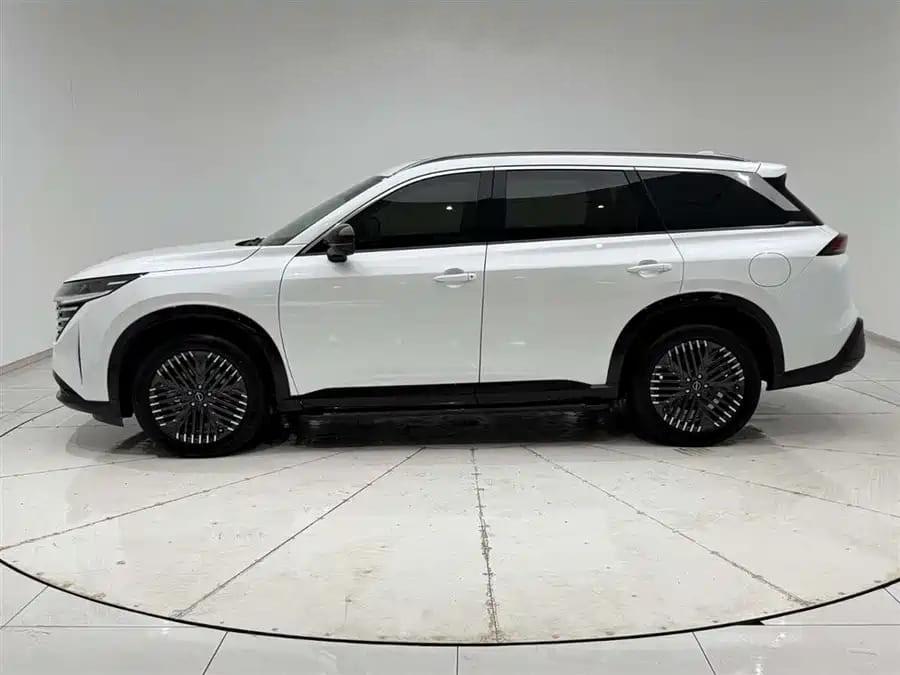 Nissan Pathfinder, 2025