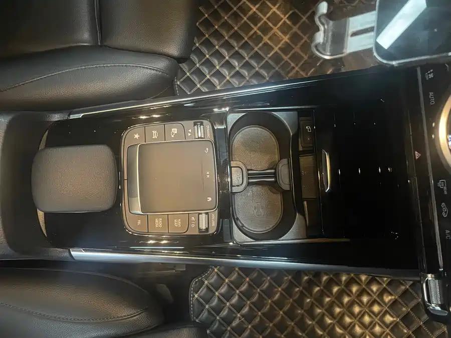 Mercedes-Benz GLB180, 2021