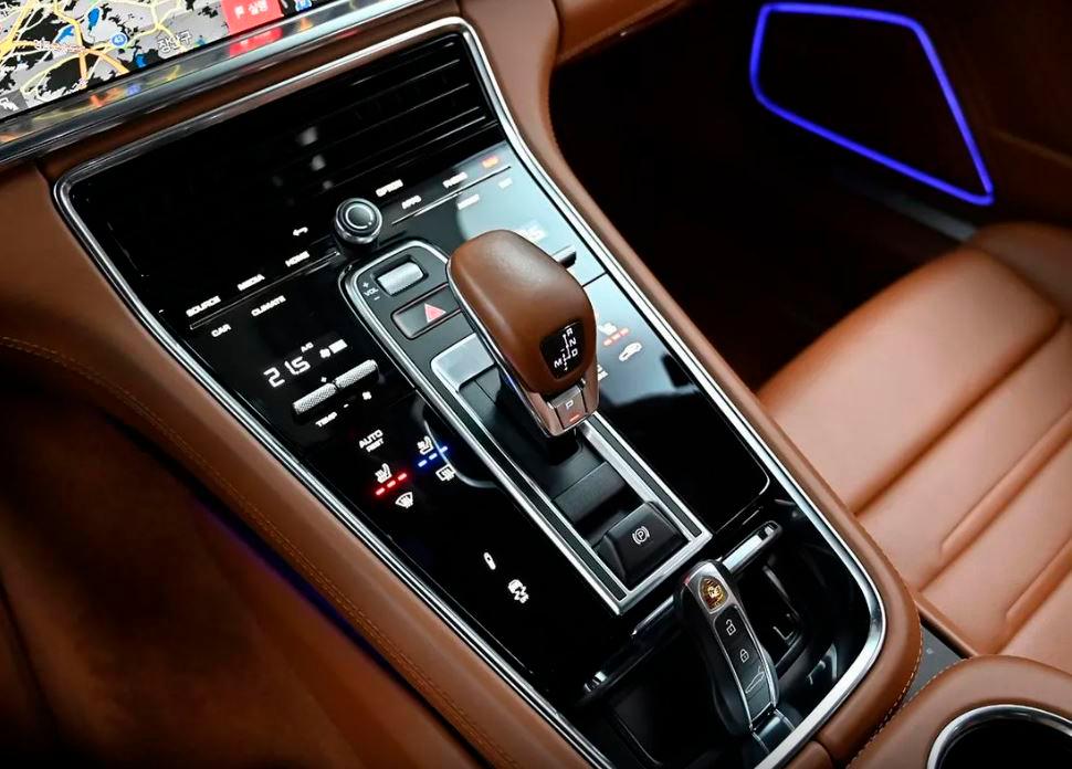 Porsche Panamera, 2021