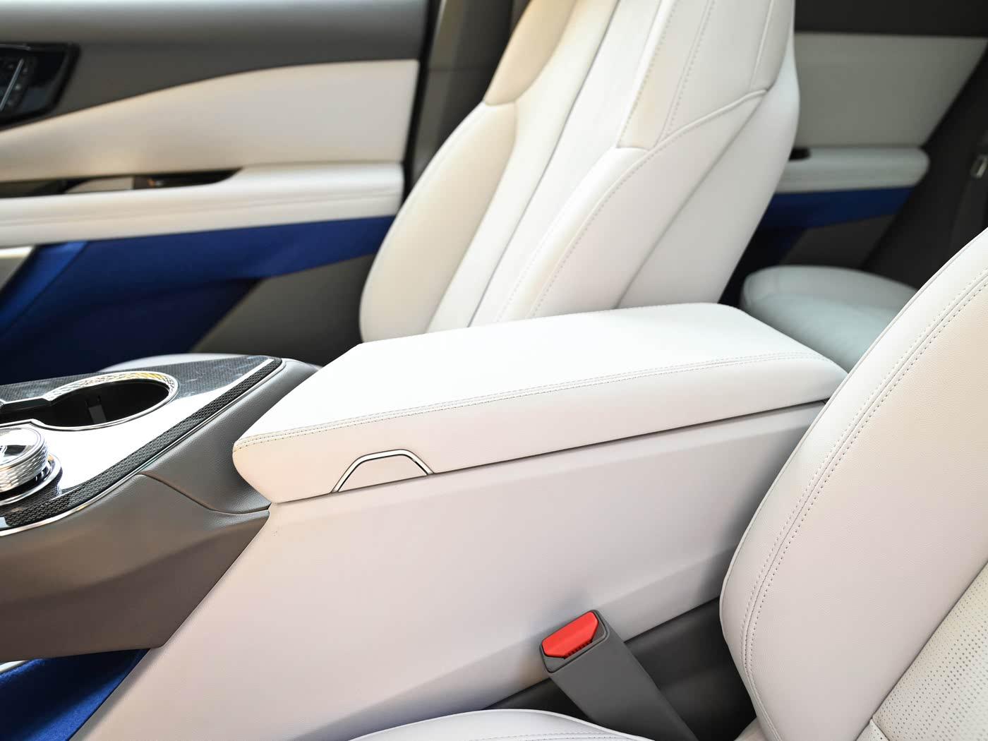 Cadillac Optiq, 2025