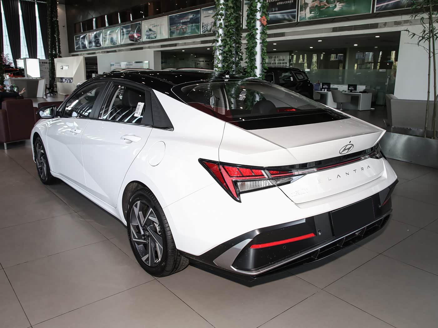 Hyundai Elantra, 2026