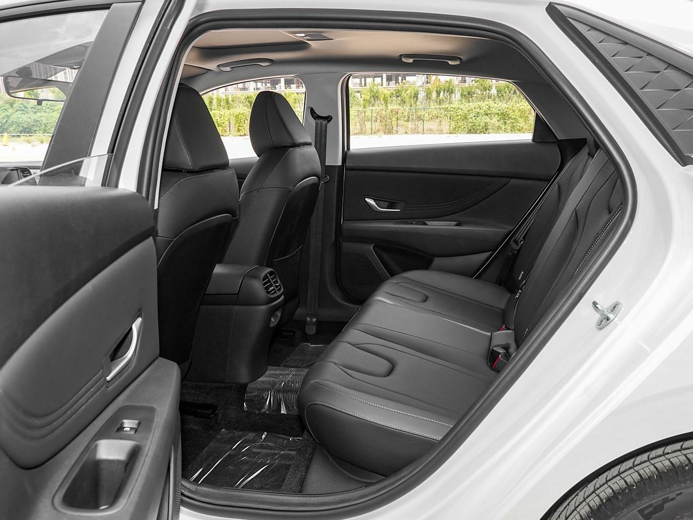 Hyundai Elantra, 2025