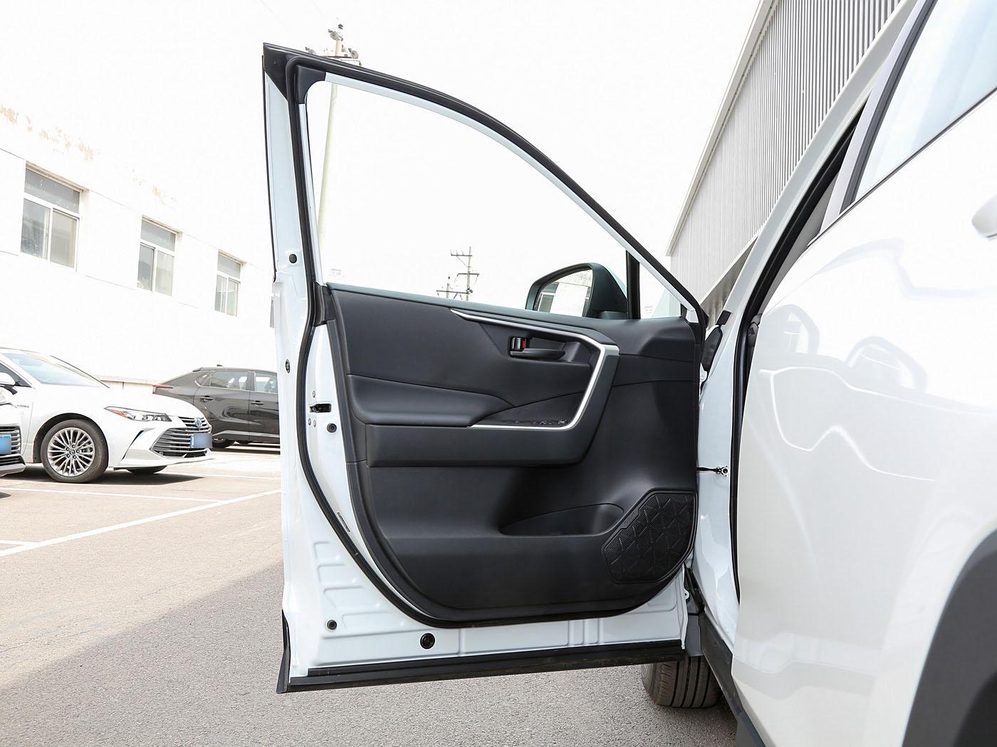 Toyota RAV4, 2025