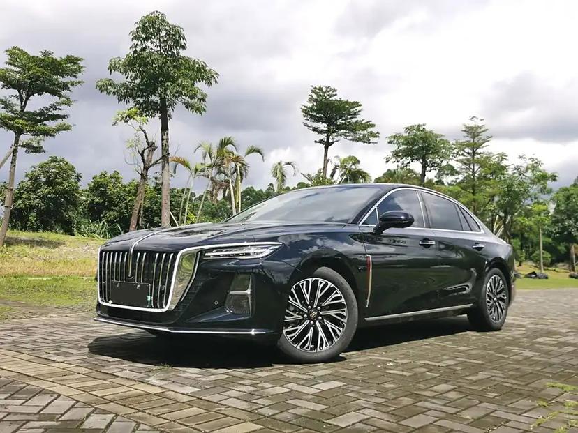 Купить Hongqi H5 2024 года с пробегом новый