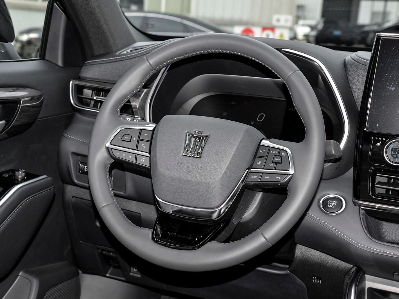 Toyota Crown Kluger, 2025